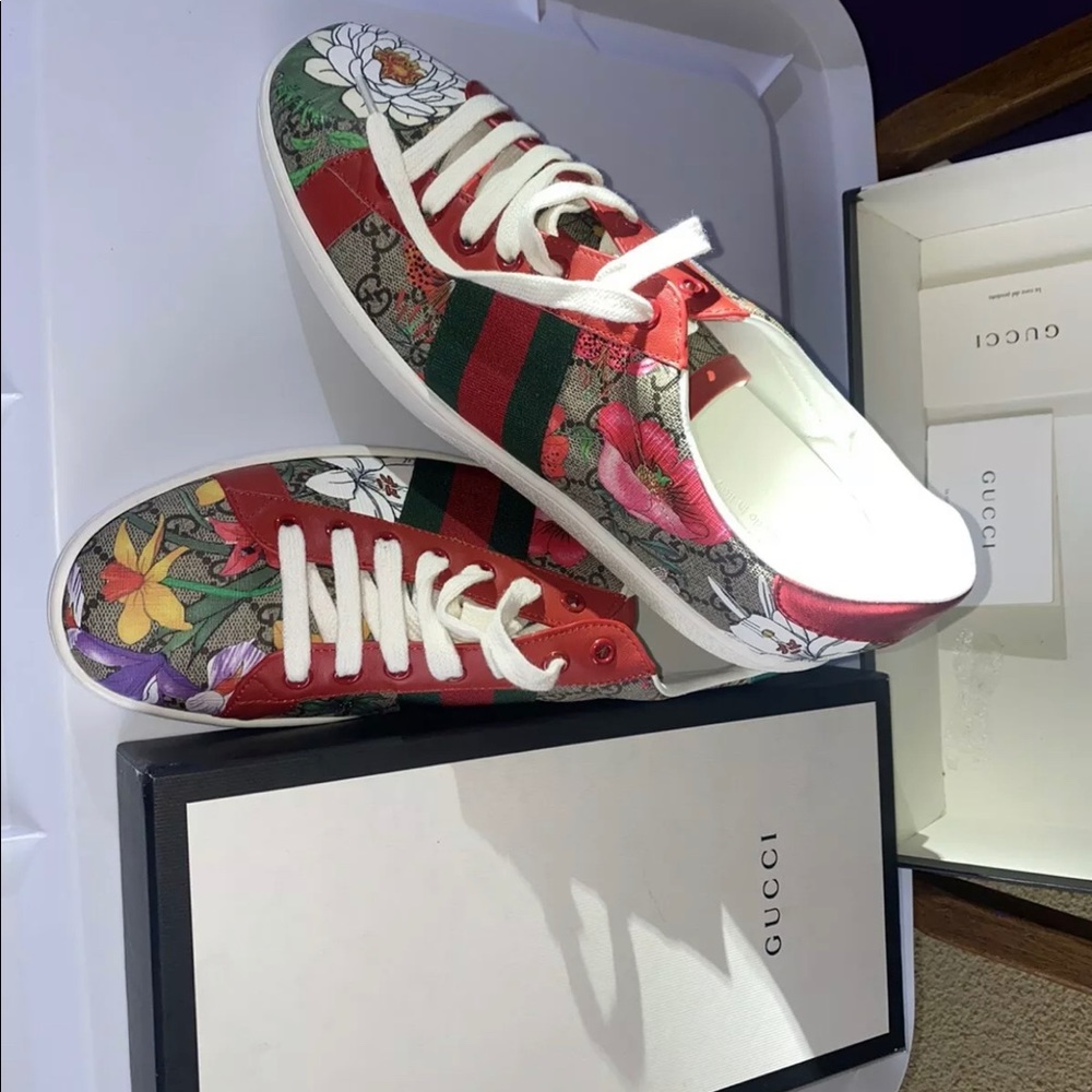 100% AUTHENTIC WOMENS GUCCI SNEAKERS SIZE 11